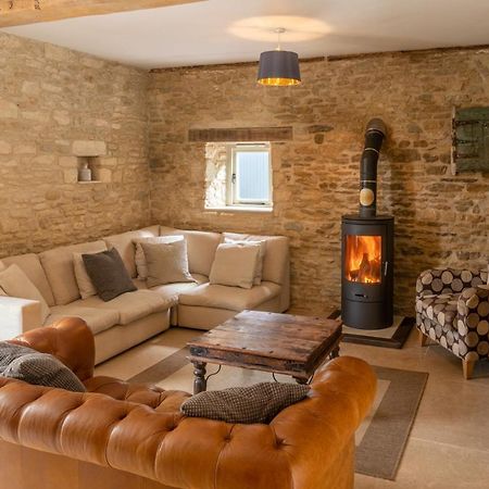 Middle Barn Villa Dyrham Екстериор снимка