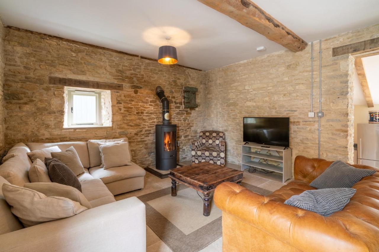 Middle Barn Villa Dyrham Екстериор снимка