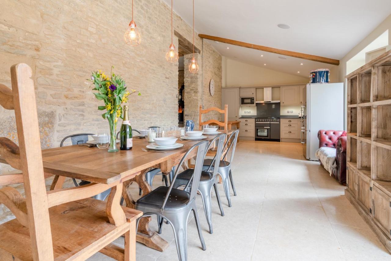 Middle Barn Villa Dyrham Екстериор снимка