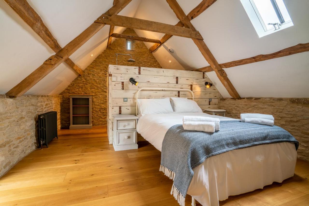 Middle Barn Villa Dyrham Екстериор снимка