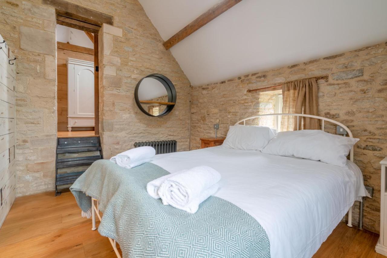 Middle Barn Villa Dyrham Екстериор снимка