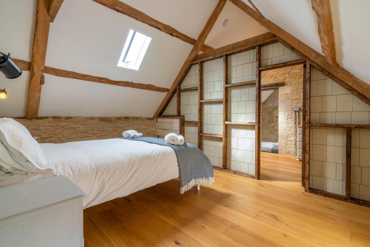 Middle Barn Villa Dyrham Екстериор снимка